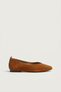 Nina Camel